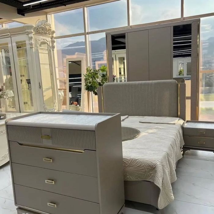 Спальный гарнитур