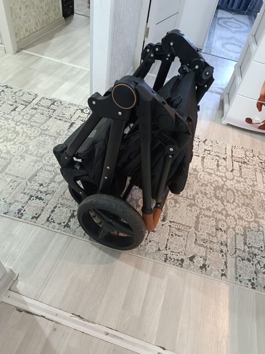 Коляска прогулочная