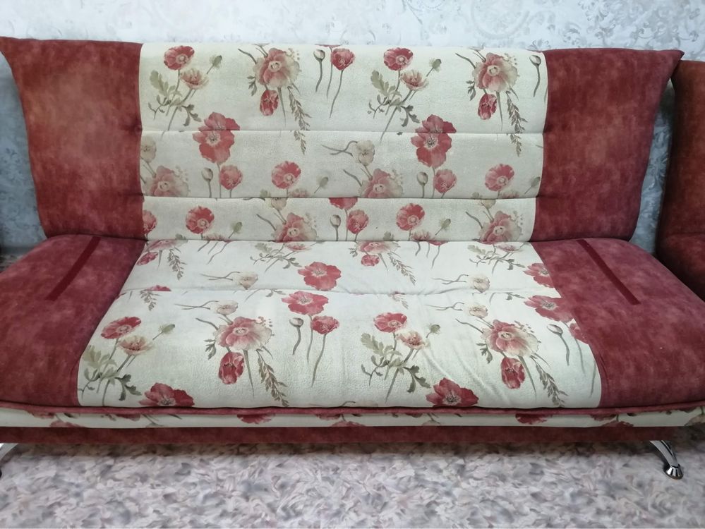 Продам диван и два кресла