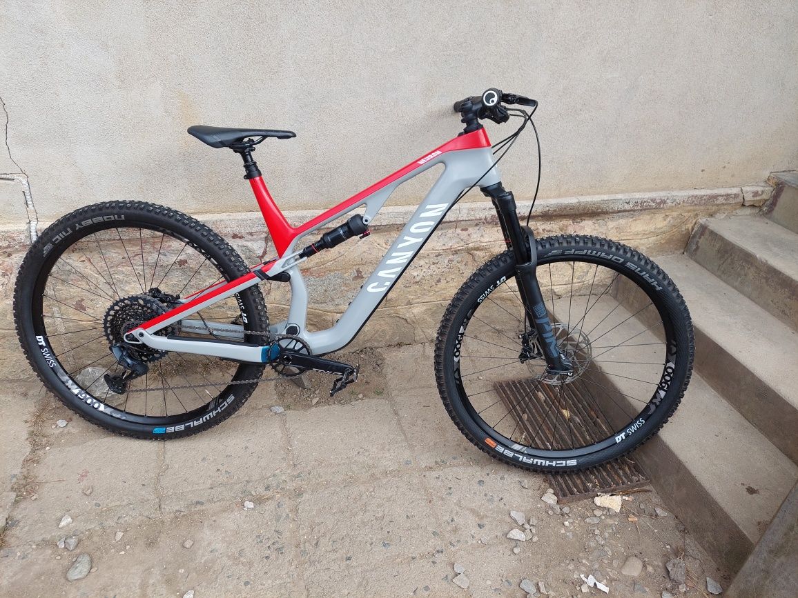 Bicicleta full suspension carbon canyon rockshox pike