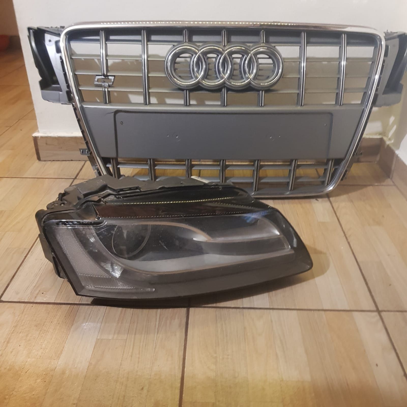 Far xenon grila audi a5 2009