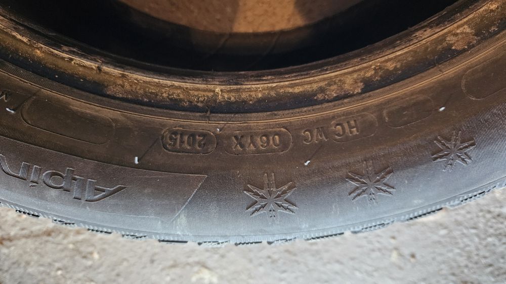 Гуми мишлен 205/55/16 зимни 2 бр.