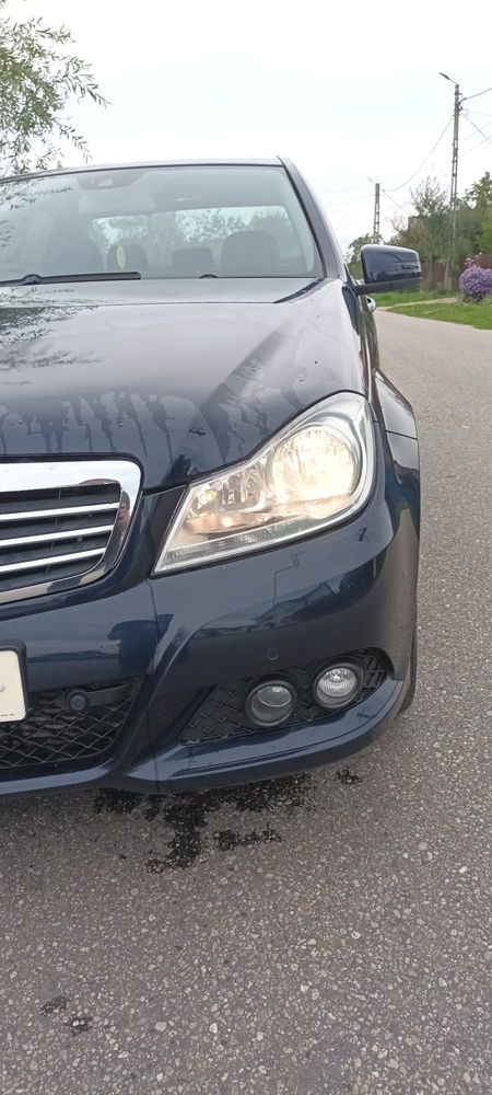 Far Mercedes c-class w204 facelift dreapta/stanga stare impecabila!