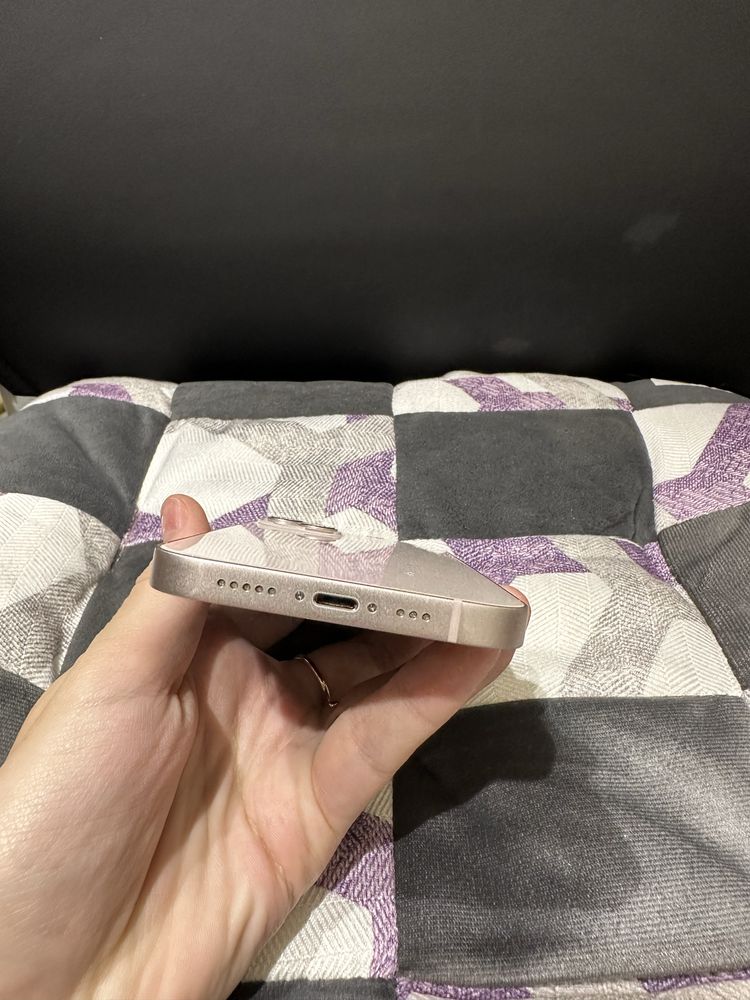 Продам Iphone 13