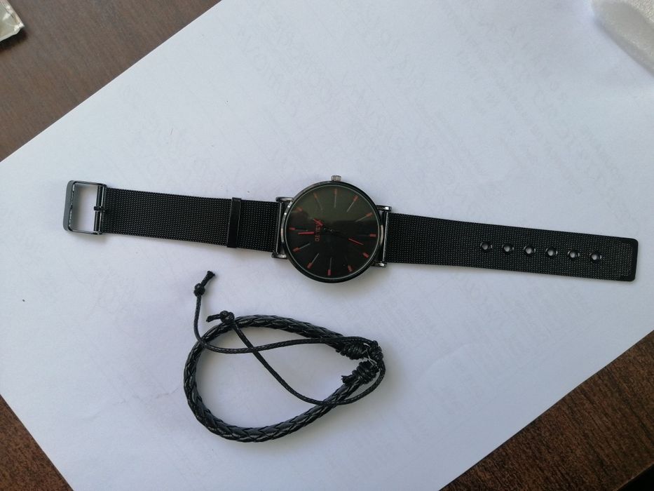 Ceasuri noi, curea metal