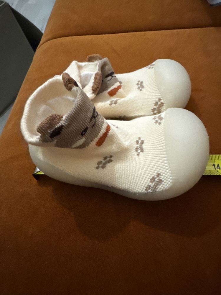 Pantofi silicon si soseta bebe