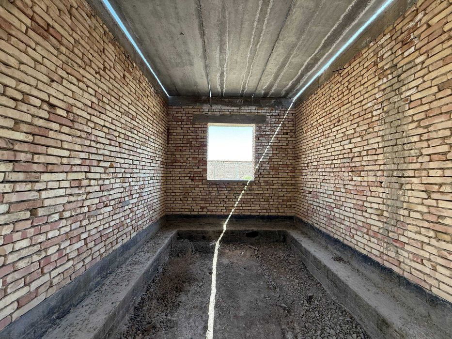 TAYYOR 6 SOTIQLI QURILISHI tuganlanmagan hovli sotiladi