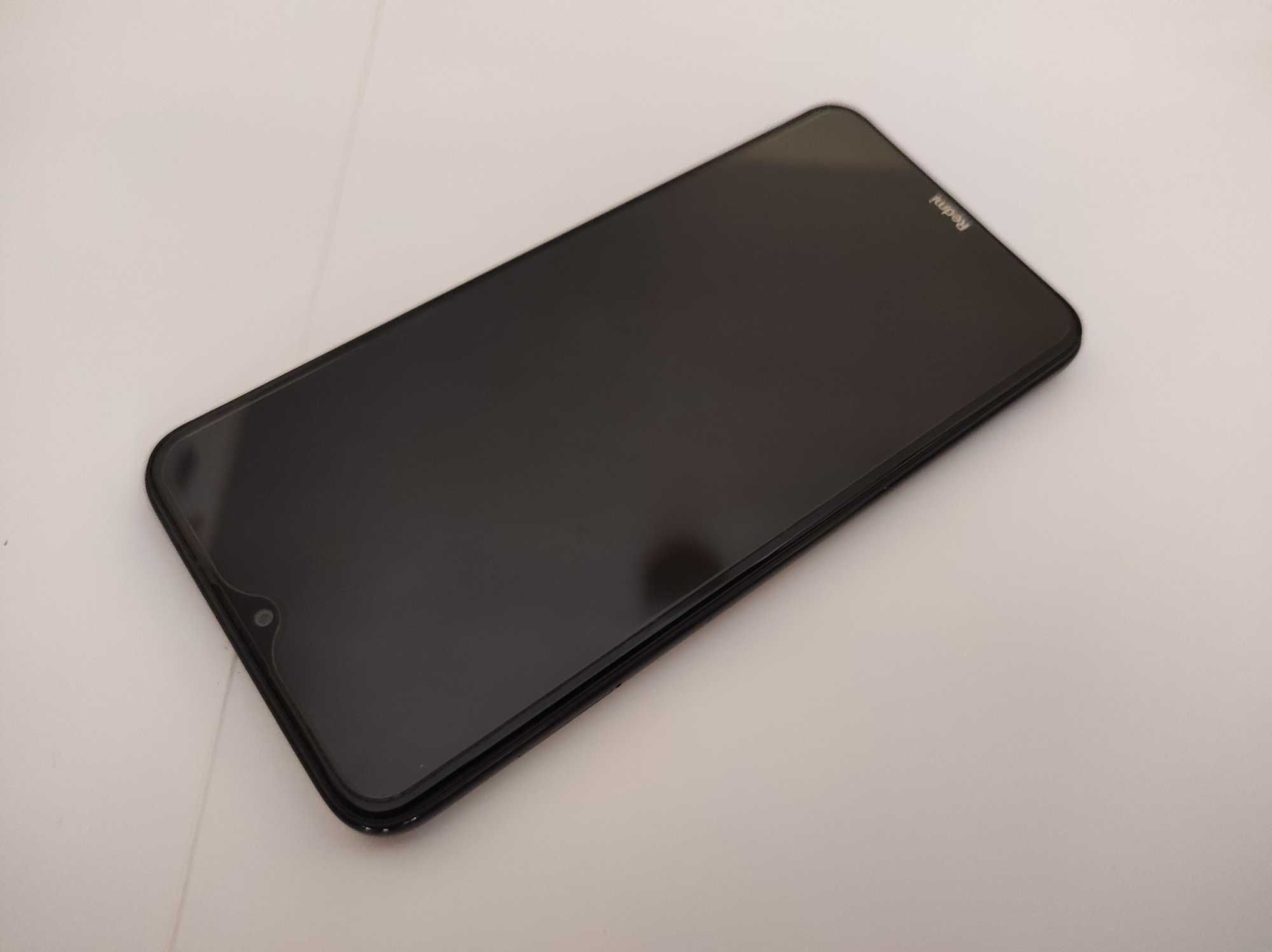 Телефон Xiaomi Redmi 8 4GB/64GB