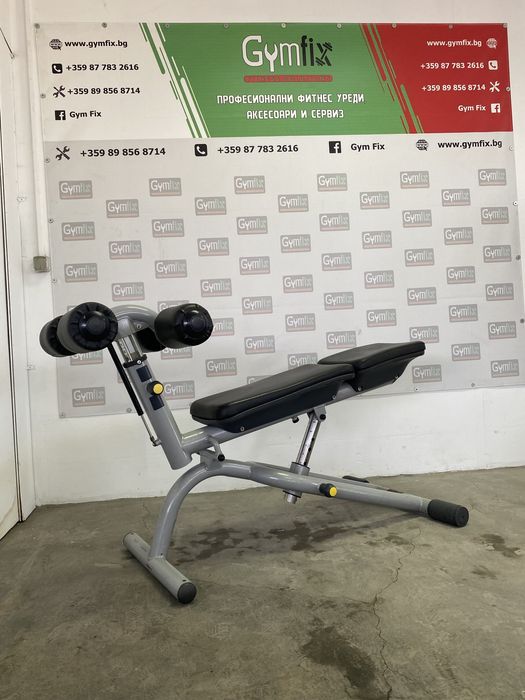 Technogym Crunch Bench - регулируема пейка за коремни преси