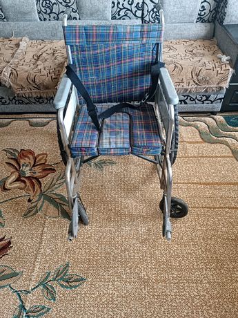 Срочно продам инвалидное кресло