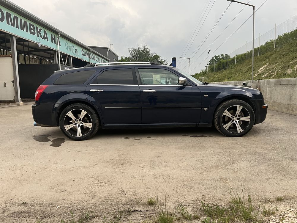 Chrysler 300C 5.7 AWD