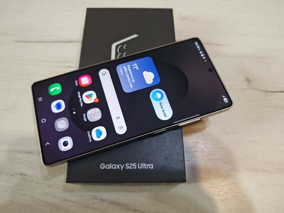 Като нов Samsung Galaxy S25 Ultra 12/512 Black