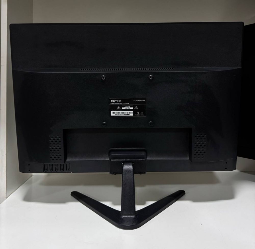 Xtech 22’’ Led Sastyana zo’r VGA HDMI Port bor