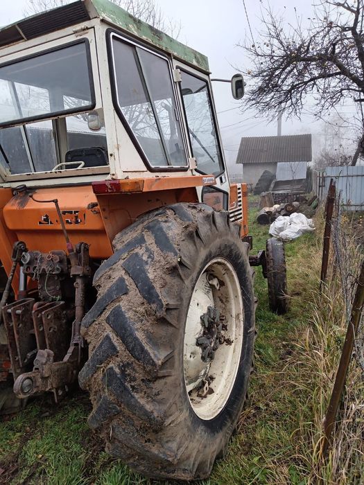 Vand tractor fiat 880 recent adus