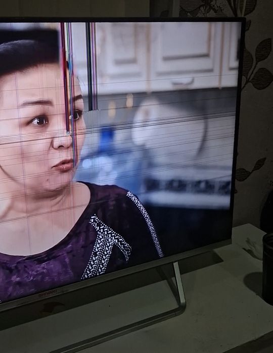 Shivaki 4K televizori sotiladi. Ekraniga chiziq tushgan