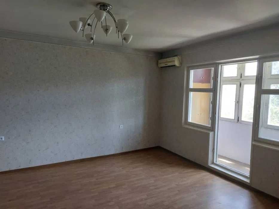 Продаётся 2 комнатная квартира центр  Мирабад ор-р ГУВД
