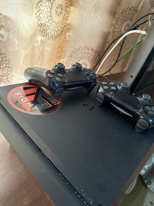 Vand Ps 4 slim cu 2 controllere