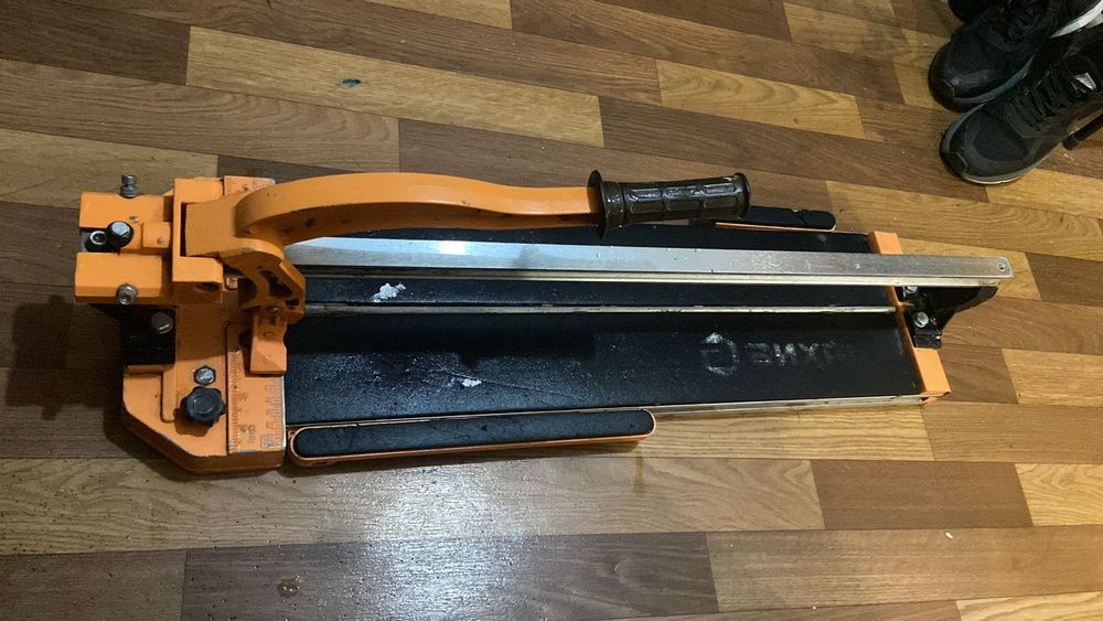 Продам плиткорез