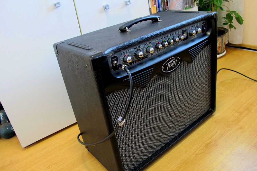 Страхотно Peavey Vypyr 75W Modeling Combo кабинет 1x12