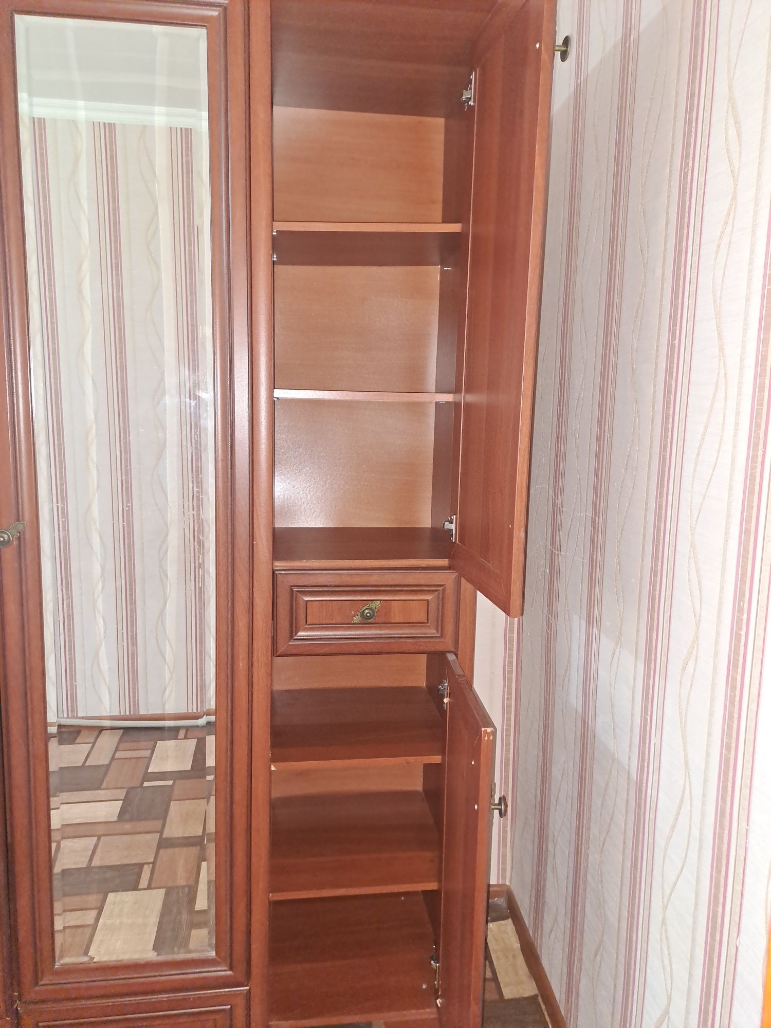 Продам шкафы разного размера 4 штука