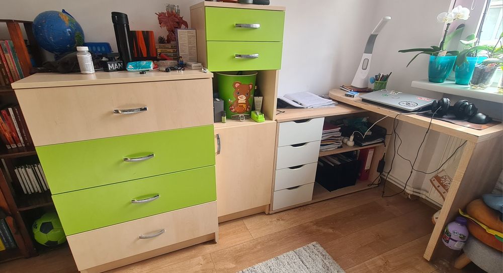 Mobila camera copii tineret (șifonier + comode)