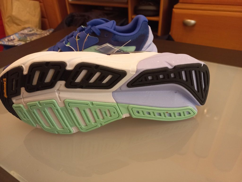 Vind Adidas mărimea 45 original