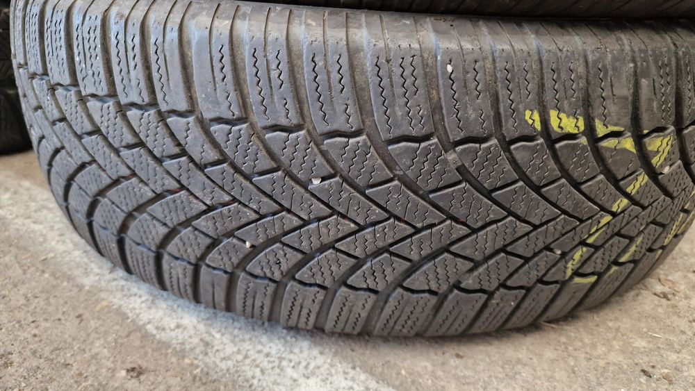 205 60 16 Bridgestone iarna 4 anvelope