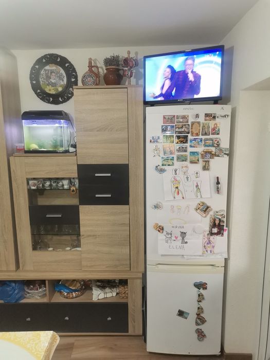 Vand Mobila mudulara. Frigider și Masa  extensibila