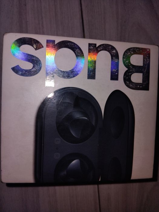 Vând Ps4/Schimb cu Ps5  Slim 1TB 8 jocuri și 2 manete fifa 26 și cășt