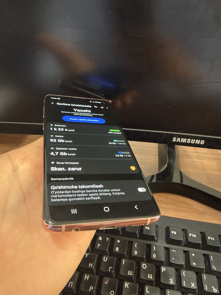 Samsung S10. 5G.    Operativ 8/128