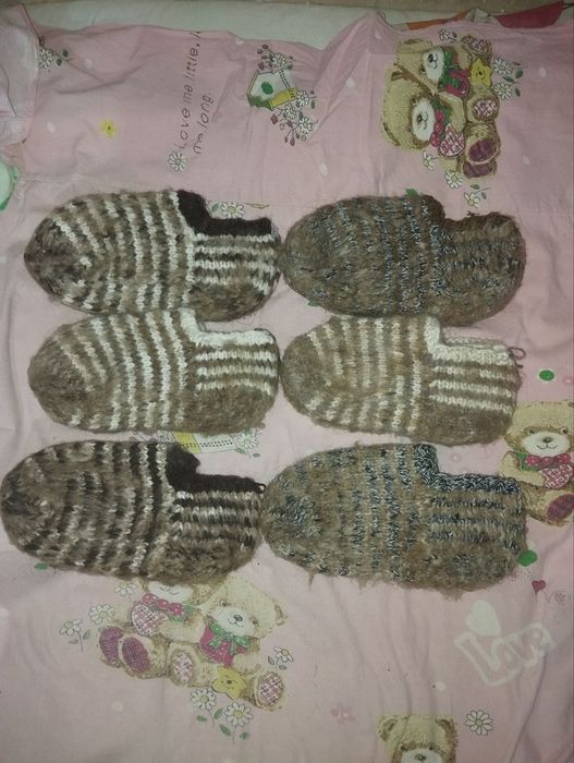 Продаются вязаные носки и следки.