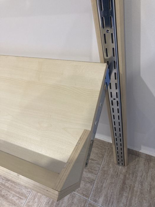 Търговско оборудване за магазин