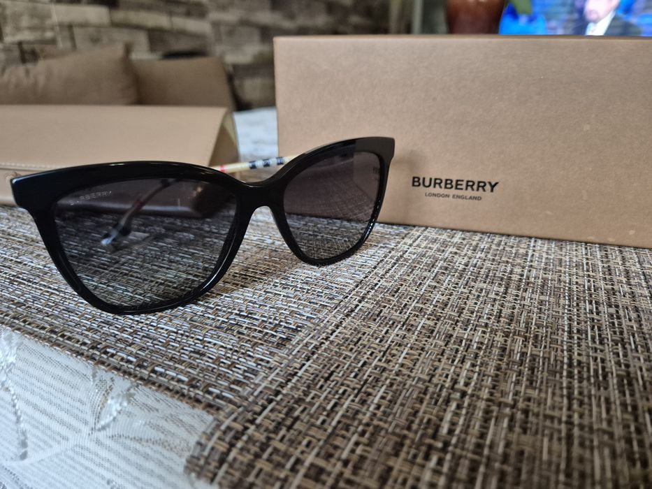 оригинални слънчеви очила burberry