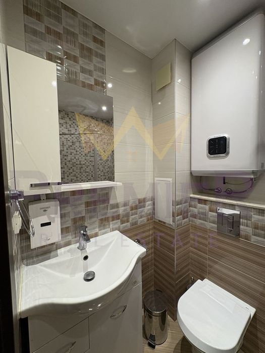 Дава се под наем Двустаен апартамент в Варна, Възраждане 1 - 110 кв.м за 600 € - Снимка #11