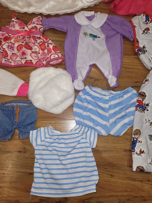 Дрешки за кукла + кукла + чувалче