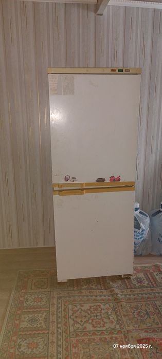 Продам холодильник за 10000