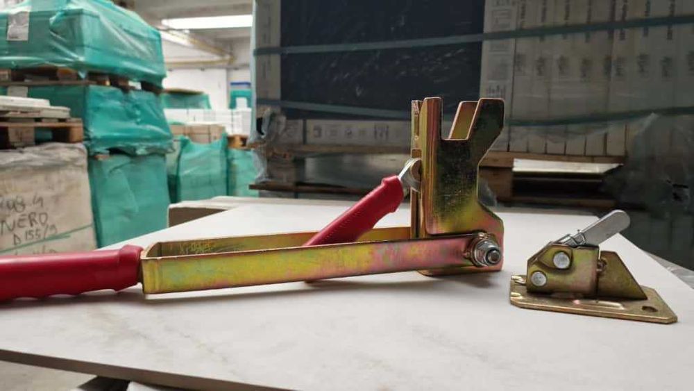 Blocatori,chei panouri cofraje tip Doka