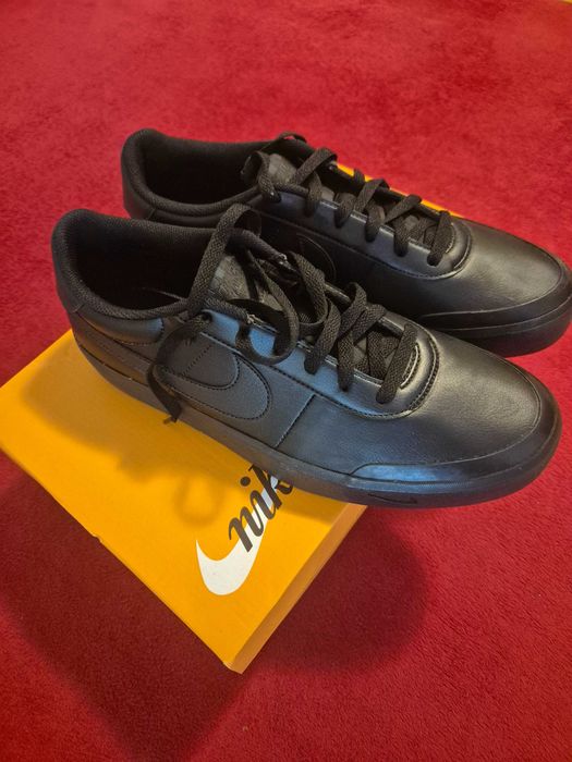 Nike Court Shot noi in cutie