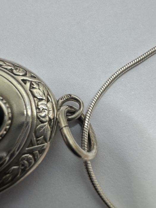 Pandativ vechi, argint 800, caseta rame foto, email pictat. Art deco