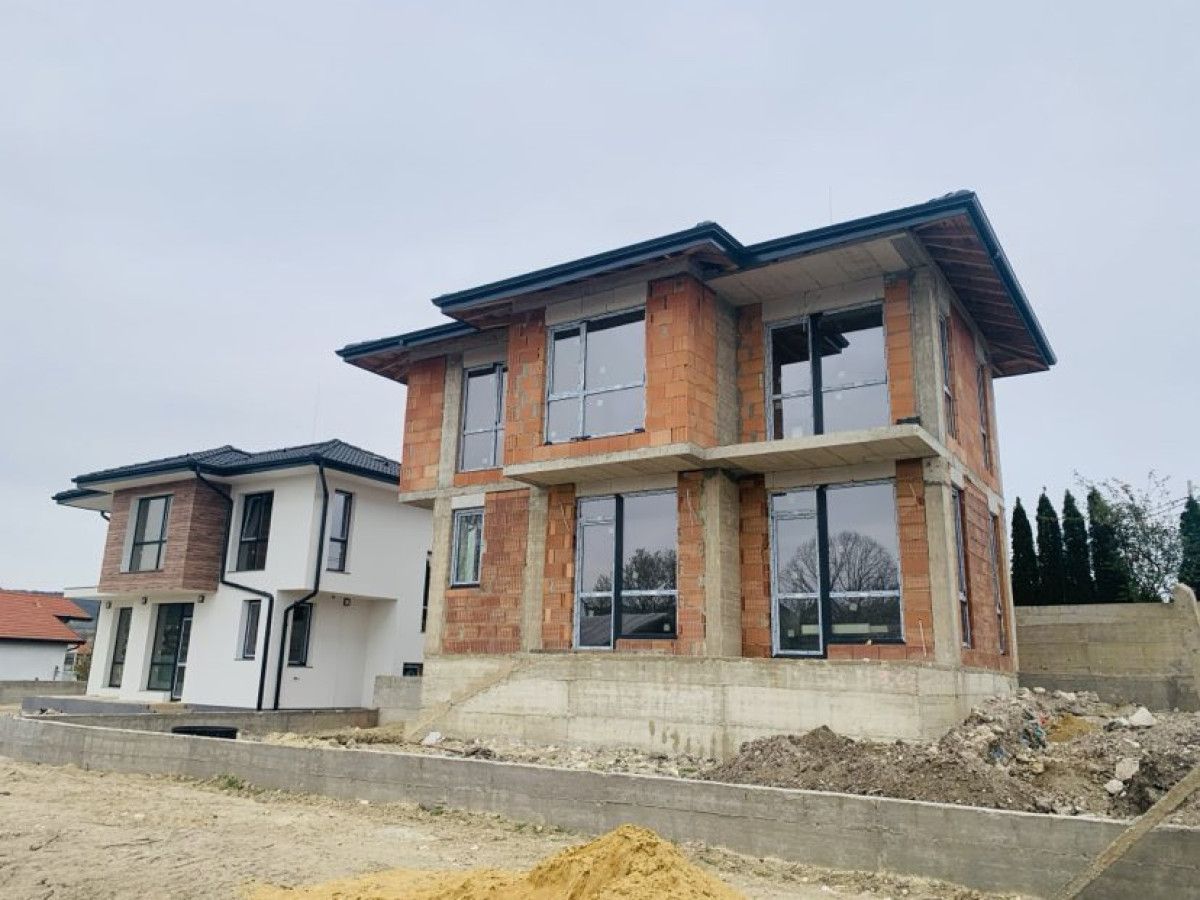 Продавам къща в м-т Траката, Варна