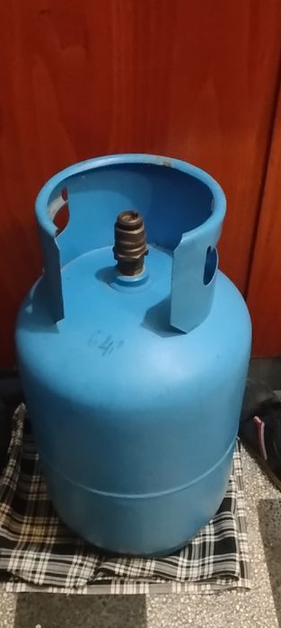 Голяма газова бутилка 20 литра за готвене + винтил, маркуч , газ
