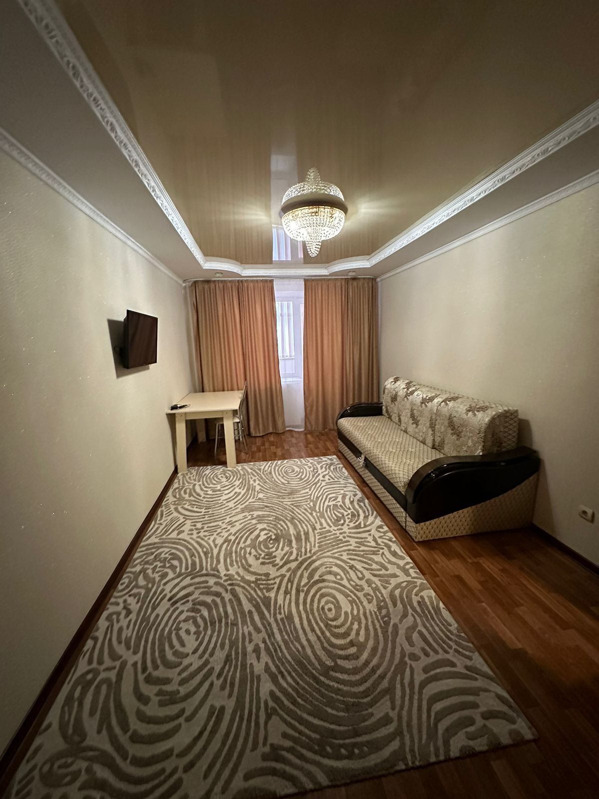Срочно продам 1 комн.кв 42,7 кв.м. на Автопарке