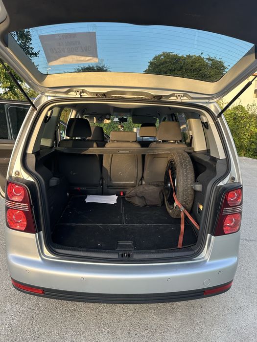 Volkswagen Touran 7 locuri, 1.9 TDI, 2009