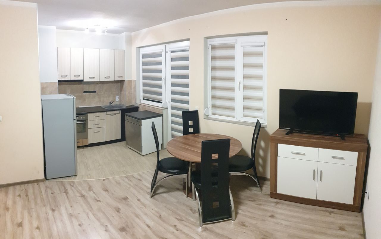 Дава се под наем Двустаен апартамент в Пловдив, Кършияка - 55 кв.м за 357 € - Снимка #2