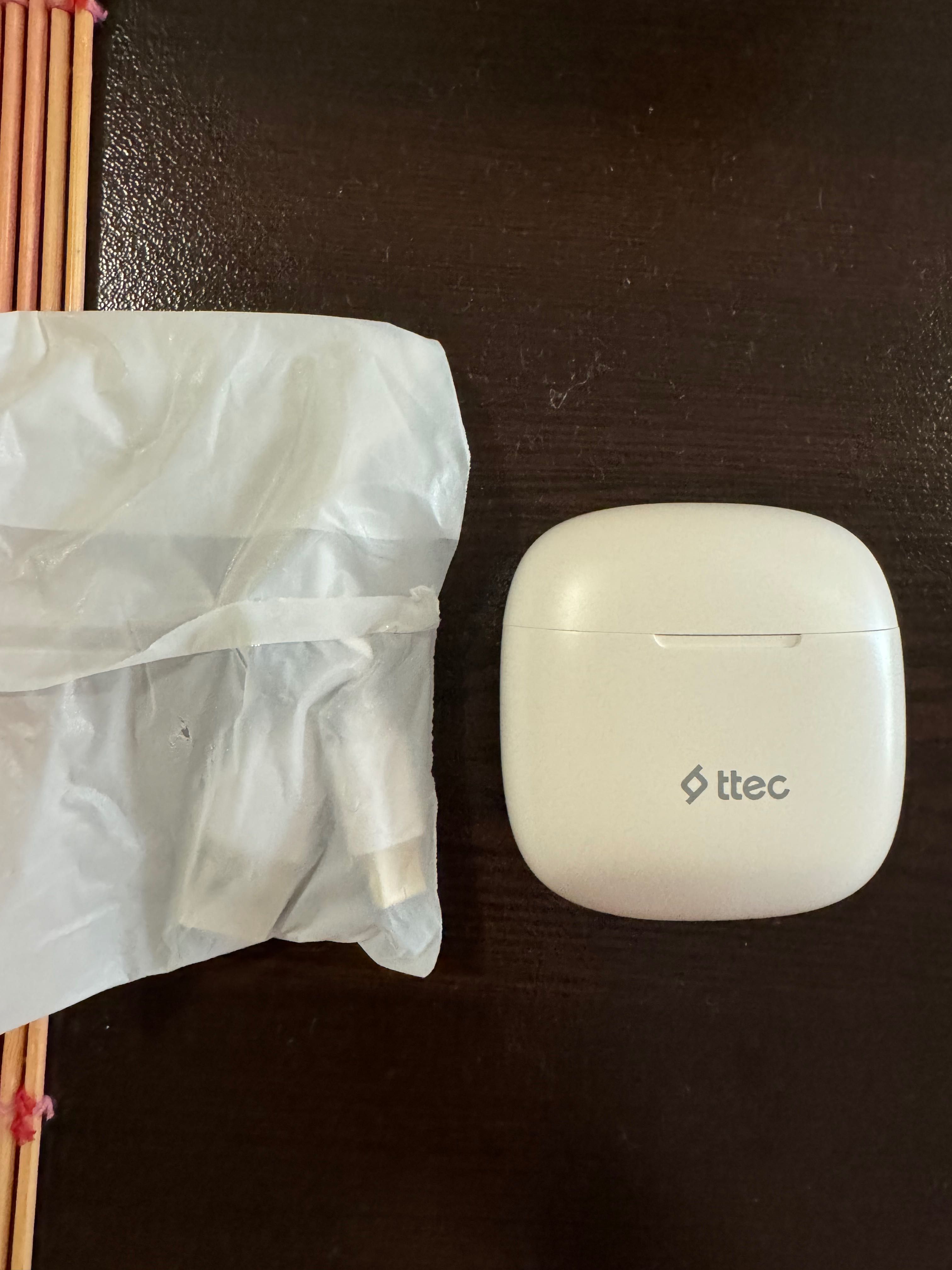Продавам Чисто Нови Bluetooth слушалки ttec, AirBeat Snap, Бели