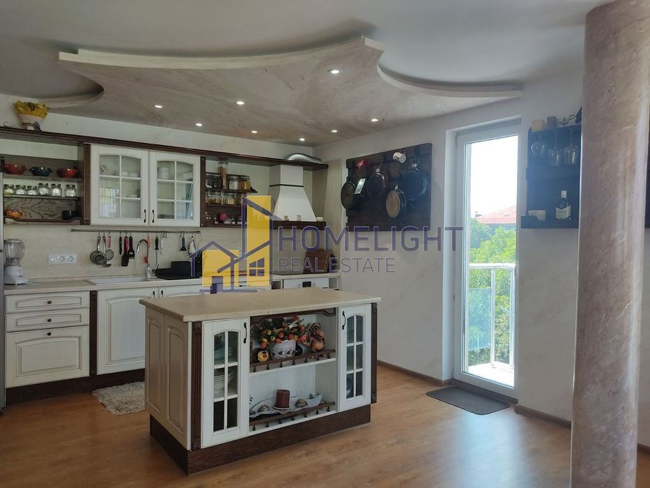 Продава се Тристаен апартамент в София, Гоце Делчев - 138 кв.м за 2609 €/кв.м - Снимка #1