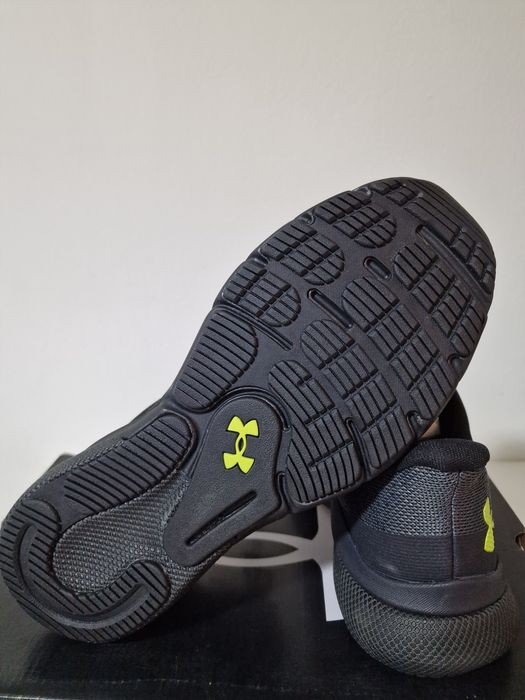 Under Armour Hovr Turbulence 2/45.5 alergare jogging fittnes

Descrier