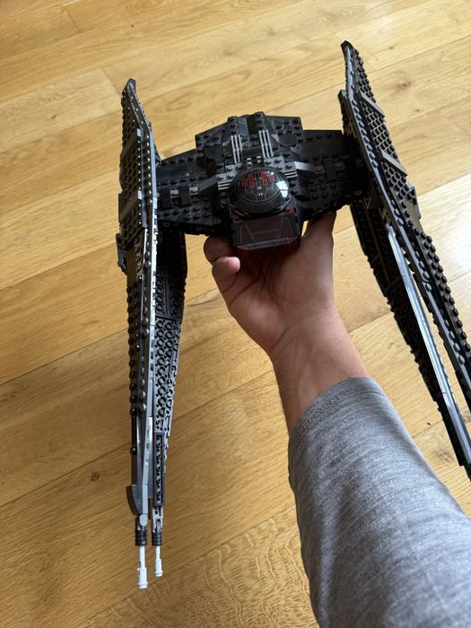 LEGO Star Wars 75179 – Kylo Ren’s TIE Fighter
