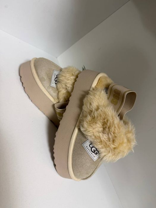 Incaltaminte UGG cu bareta