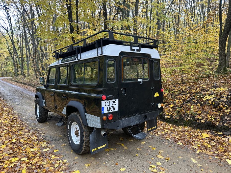 Land Rover Defender 110 - 2002 | 2.5 Diesel | 230.000 km | 9 locuri |
